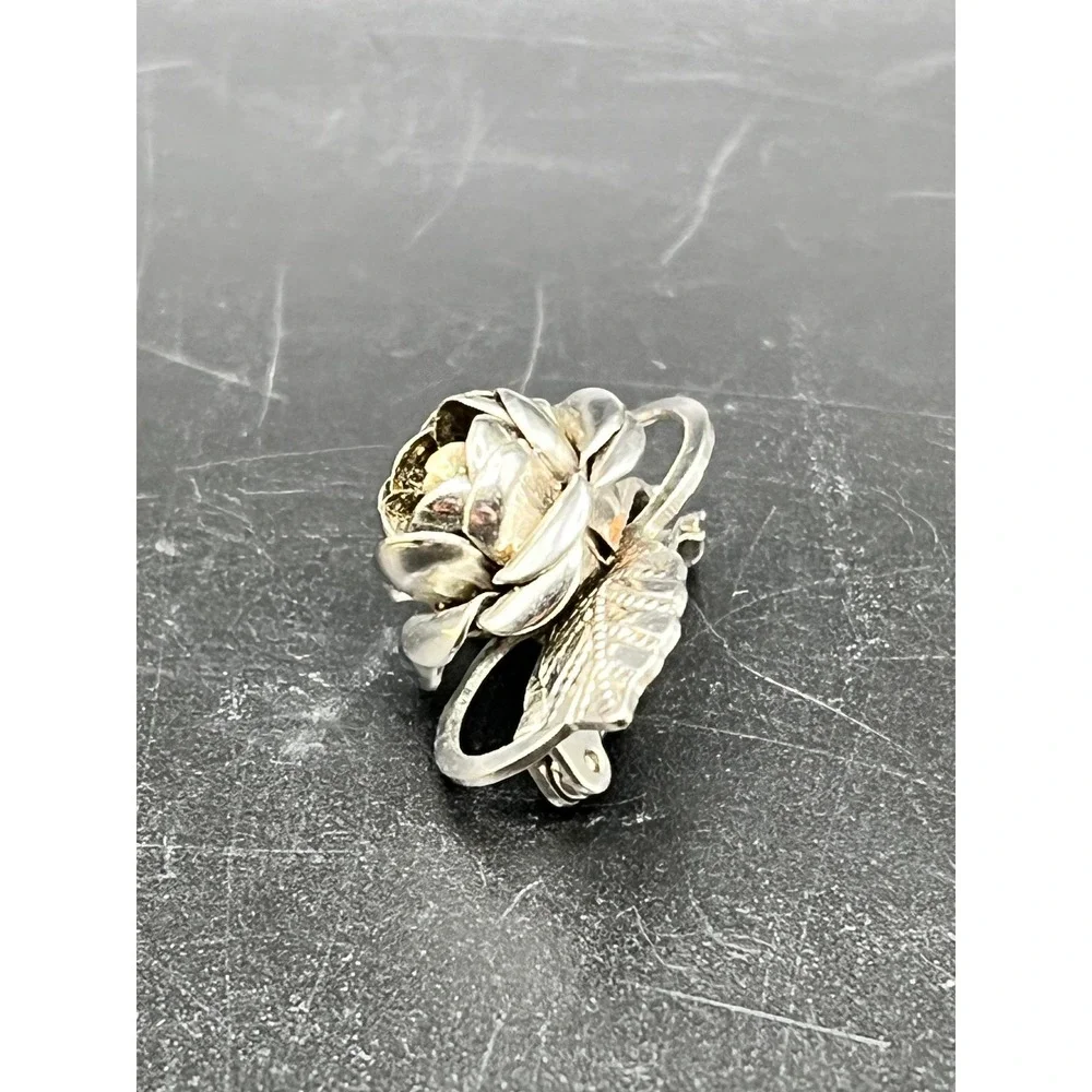 Silver Tone Rose Flower Pin Brooch Leaf Detail Jewelry Women's Fashion Vtg Style